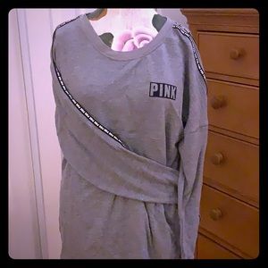 NWOT vs pink heather gray logo stripe crewneck